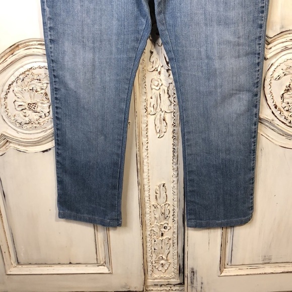 Lee Classic Fit Straight Leg At The Waist Light Medium Wash Jeans Size 10P - Picture 7 of 11